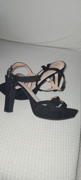 Sandalias de tacón negras