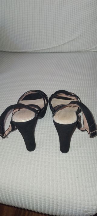 Sandalias de tacón negras