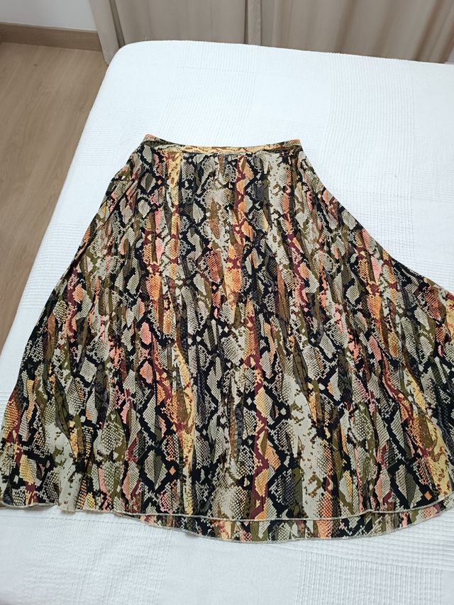 Falda plisada estampado serpiente
