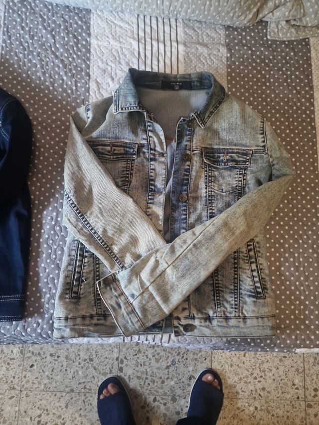 Tres cazadoras vaqueras