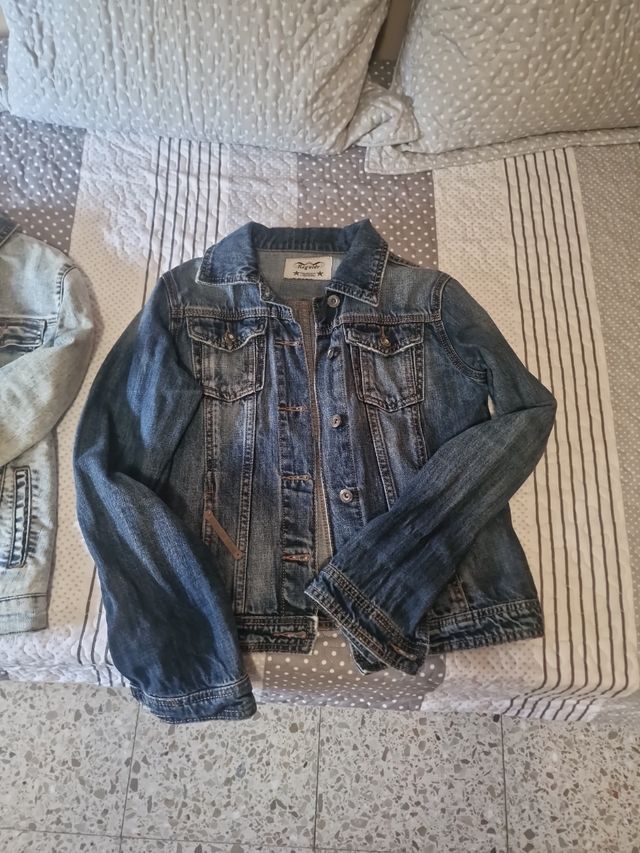 Tres cazadoras vaqueras