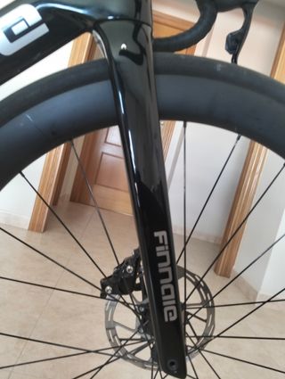 Bicicleta de carretera FINNALE CARBON DISC
Talla M