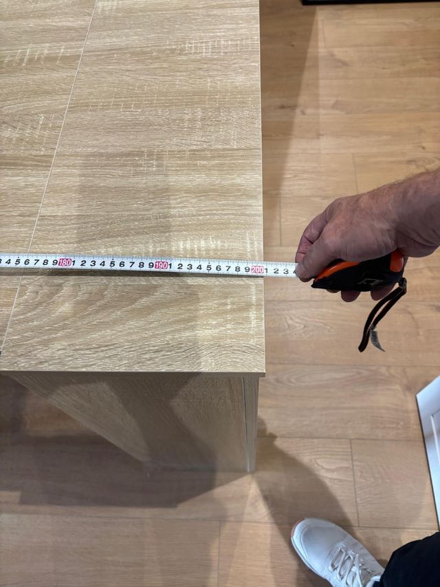 Mesa de comedor  madera sin estrenar