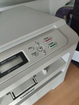 Impresora Láser Brother DCP-7055W Blanca