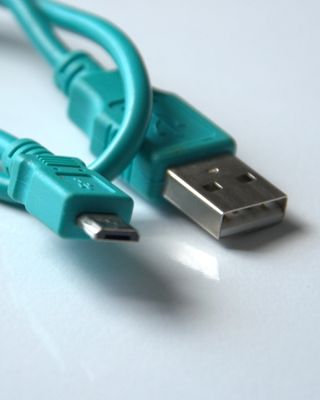 8.Cable USB a Micro USB 31 cm