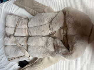 Abrigo pelo sintético y piel sintética