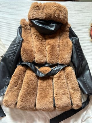 Abrigo pelo sintético y piel sintética