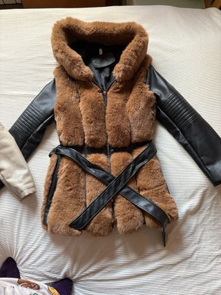 Abrigo pelo sintético y piel sintética