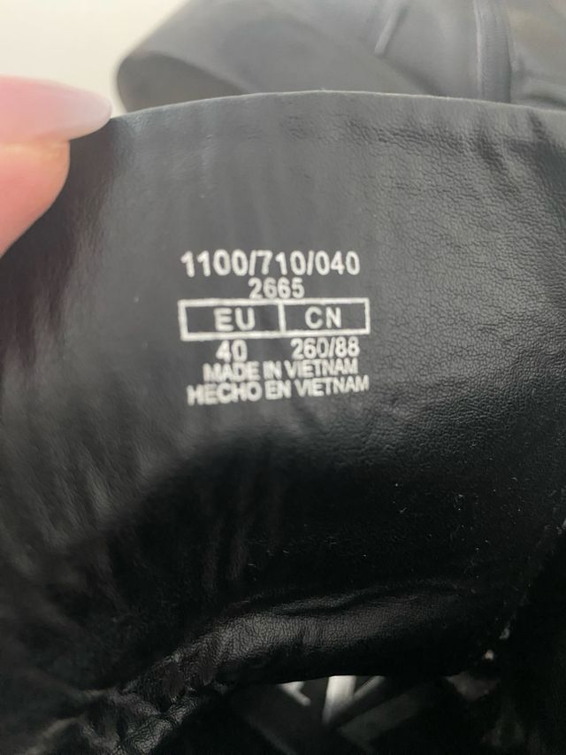 Botas militares Zara piel con hebilla dorada