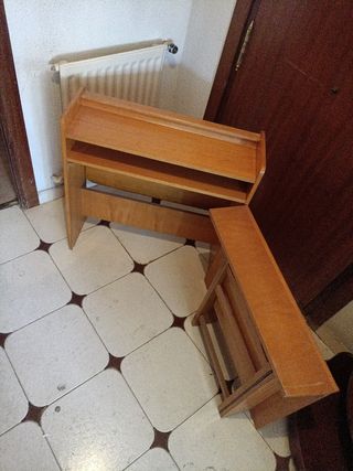 Pupitre antiguo de madera