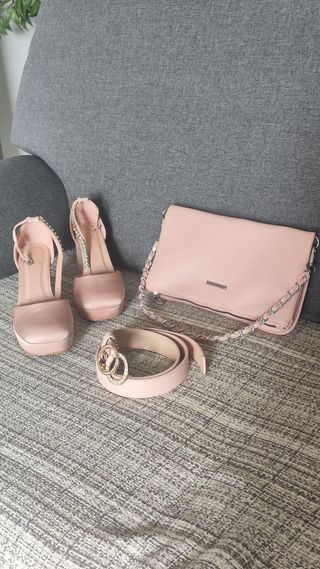 Zapatos, Bolso y Cinturón Rosa y Dorado