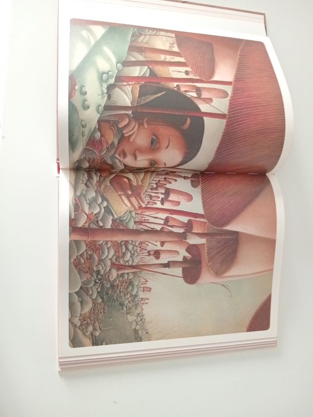 Alicia en el País de las Maravillas (Spanish Ed...