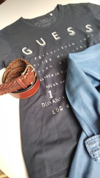 Camiseta Guess Azul.