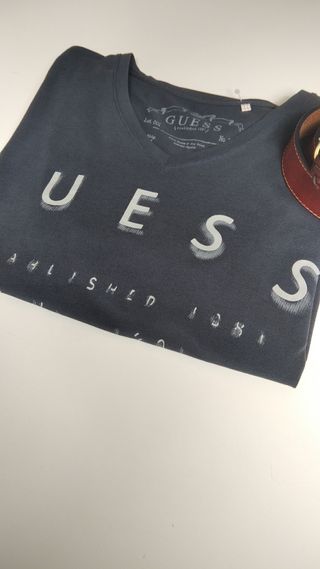 Camiseta Guess Azul.