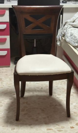 Mesa y Sillas de comedor de madera