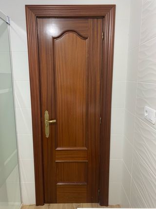 Puerta interior madera