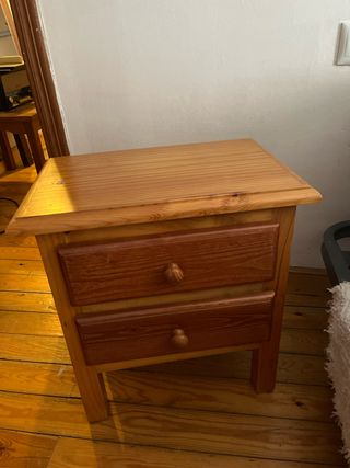 Mesita de noche de madera x2