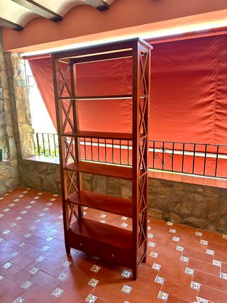 Estantería de madera diseño clásico
