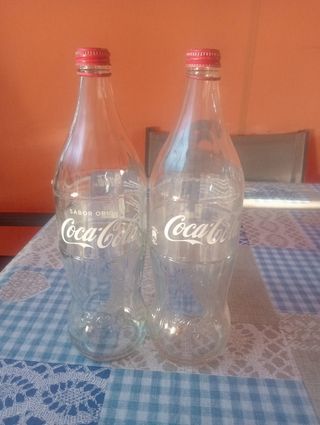 2 bottiglie antiche in vetro Coca-Cola da 1 litro