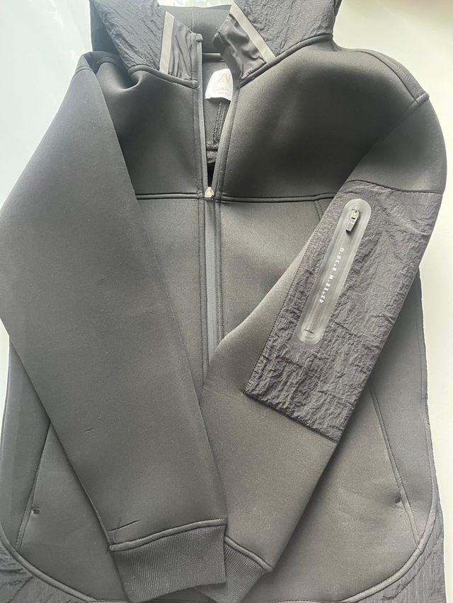 Chamarra Zara Neopreno Negra Talla M