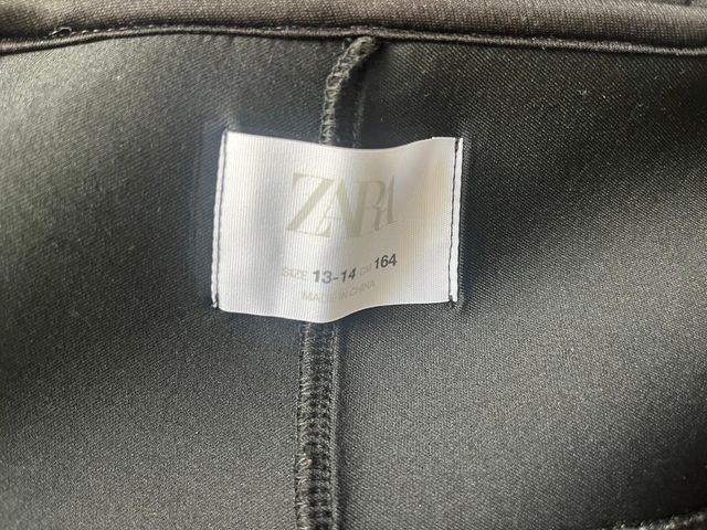 Chamarra Zara Neopreno Negra Talla M