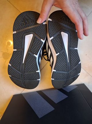 Zapatillas Adidas Negras Sin Estrenar