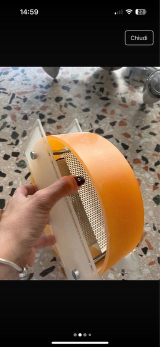 Luci d'arredo arancioni e trasparenti