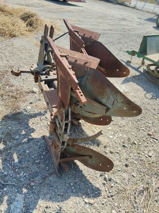 Arado de palas giratorio