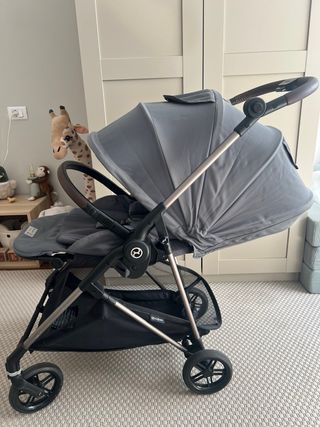 Silla ligera de paseo Cybex Melio reversible