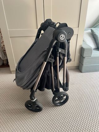 Silla ligera de paseo Cybex Melio reversible