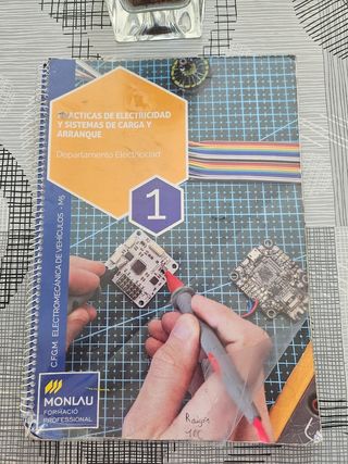 Libros CFGM de primero de electromecánica Monlau