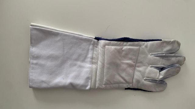 Guante de esgrima para diestros