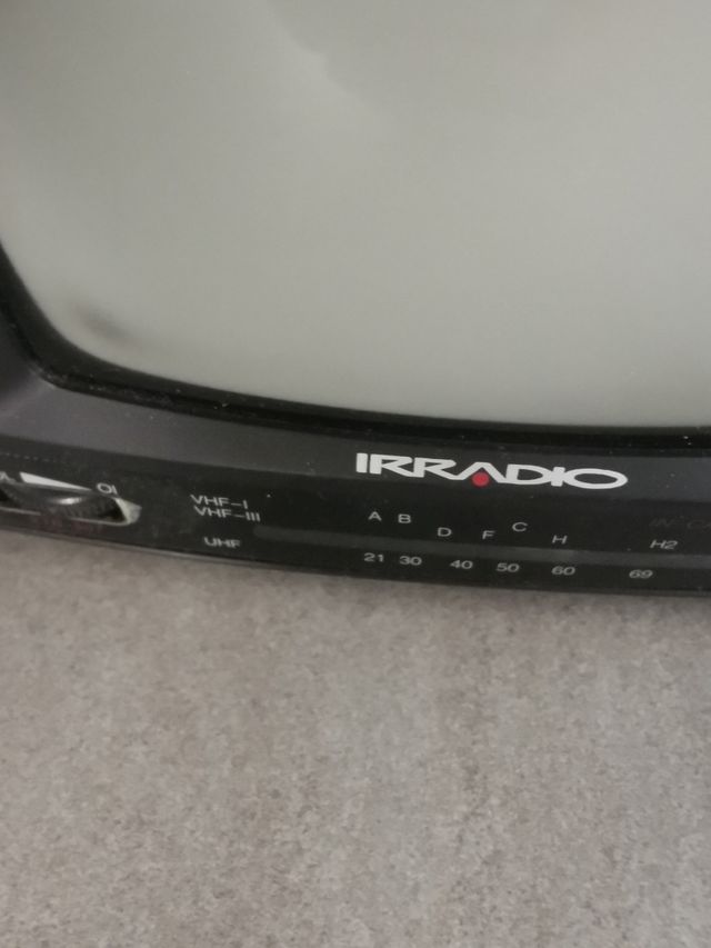 Televisore portatile vintage IRRADIO nero