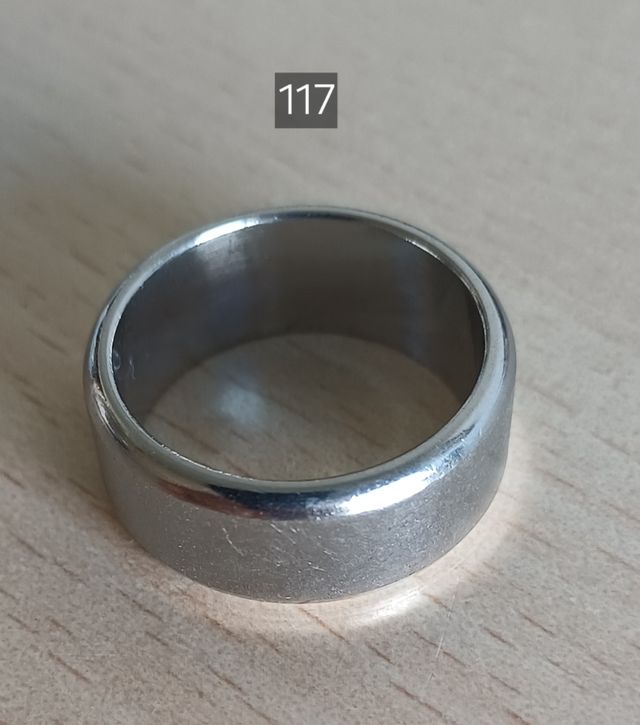 Anello in acciaio lucido