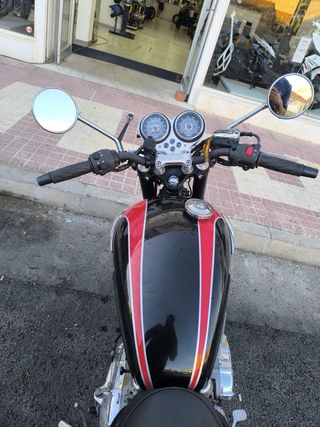 TRIUMPH BONEVILLE T100