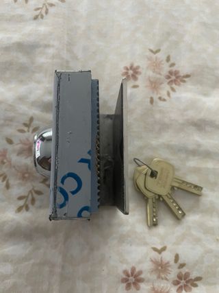 Cerradura Tesa Assa Abloy para puerta cristal