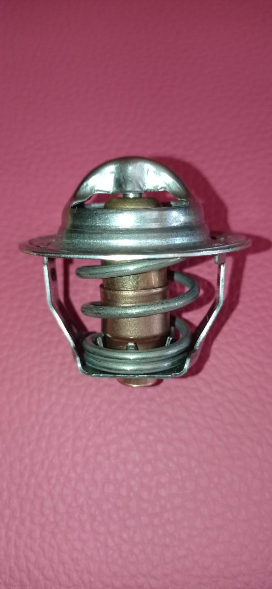 Termostato Ford Focus MK1 gasolina. NUEVO. 