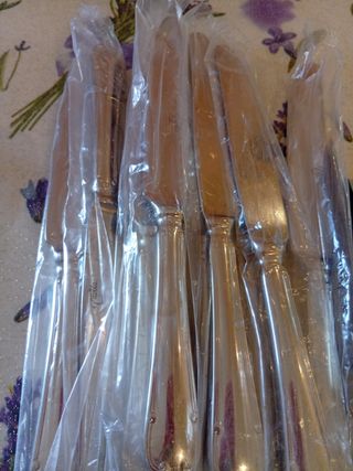 12
Coltello da tavola inox cm 23