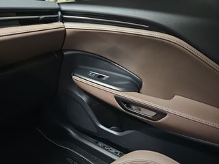 Lexus LBX 1.5 136cv HEV Elegant+