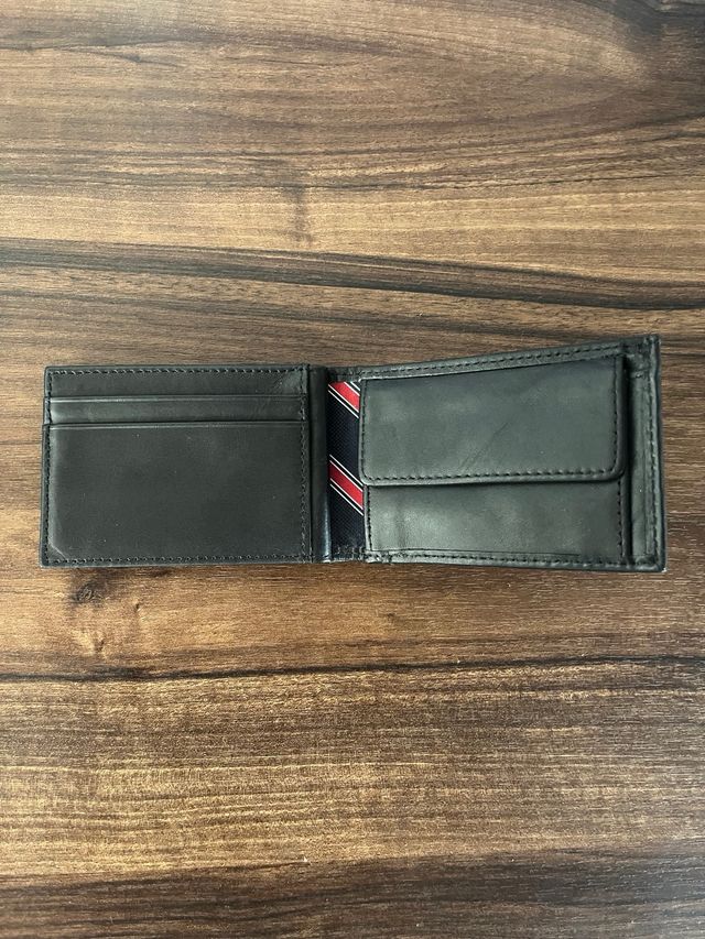 Cartera Tommy Hilfiger Negra