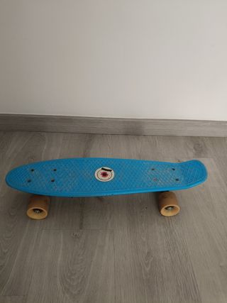 Monopatín azul