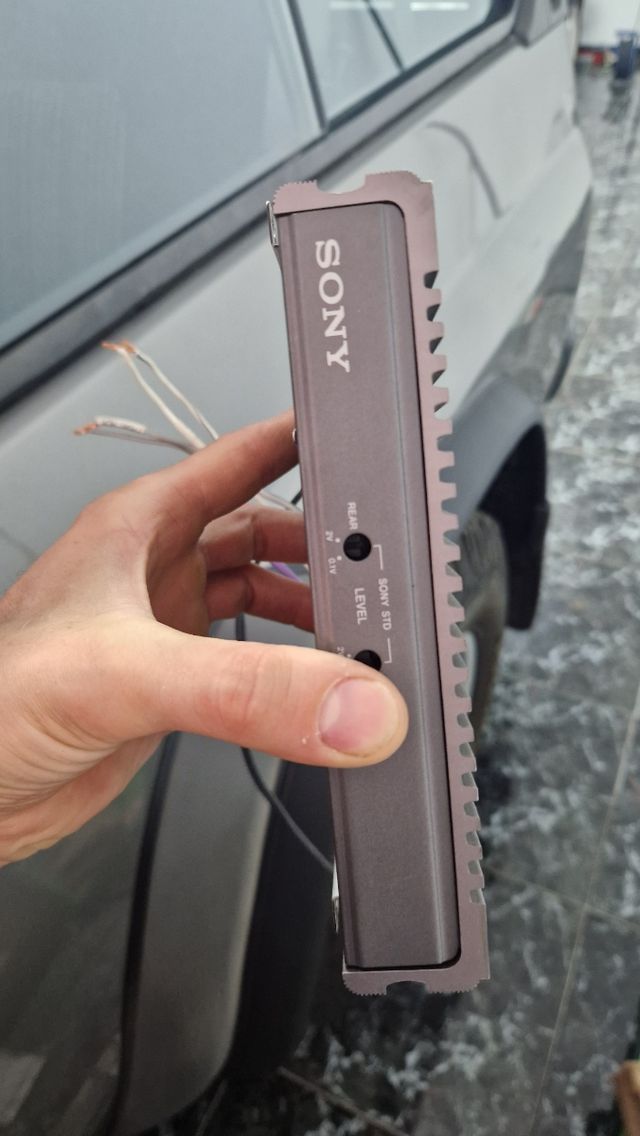 Amplificador Sony XM-2040