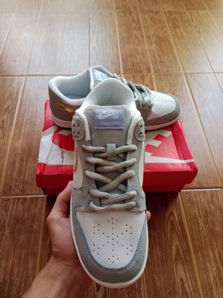 Nike SB Dunk Low Sean Cliver Dorado Gris Blanco