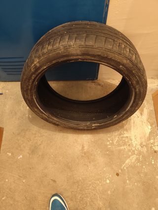 Neumático Bridgestone Potenza 215/40 R17