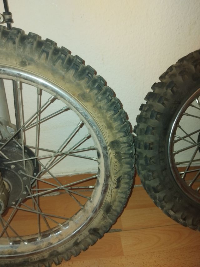 Amortiguador y Ruedas de Cross