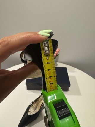 Salones de Mujer Talla 37 en Piel Negra Auténtica 