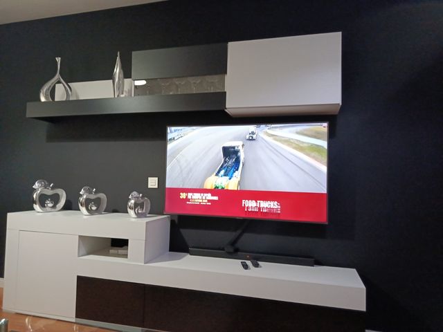 Muebles de salón blanco y negro