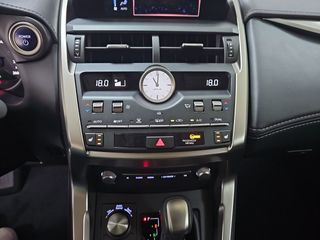 Lexus NX 2.5 300h Premium 2WD