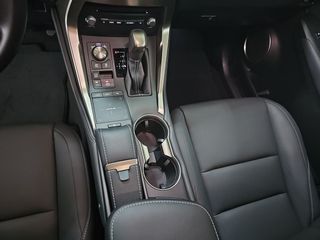 Lexus NX 2.5 300h Premium 2WD