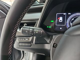 Lexus UX 2.0 250h Business
